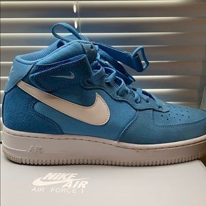 Nike Air Force 1 in Suede baby blue
